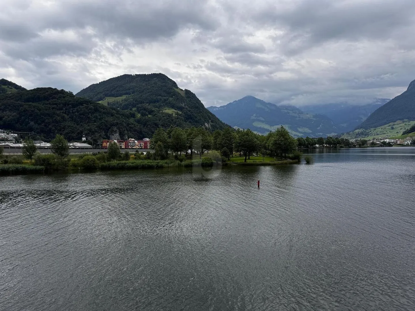 UFFICIO PRESTIGIOSO AL LAGO CON TERRAZZA ESCLUSIVA SUL TETTO! - Foto 5 di 6