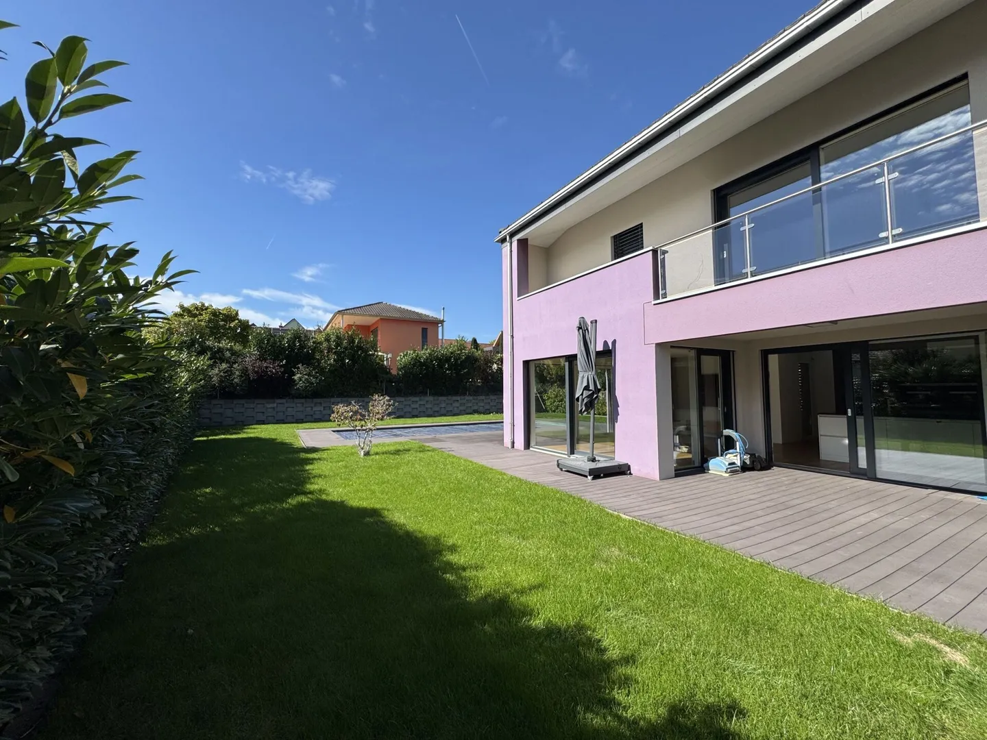 Traumhaus mit Pool und Umschwung - Foto 2 von 30