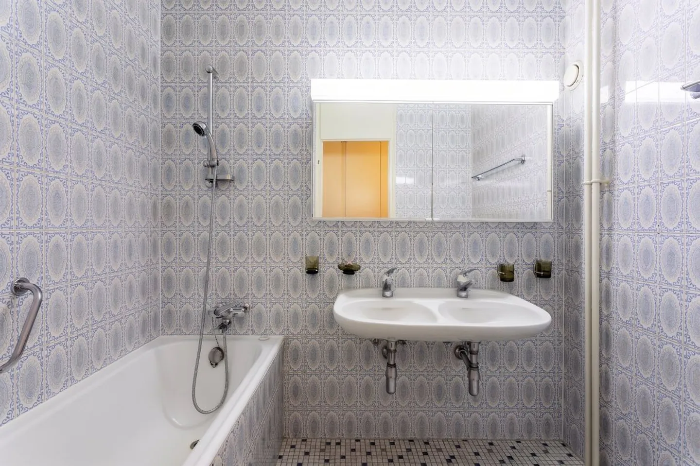 Geräumige Wohnung mit Balkon - Foto 4 von 10