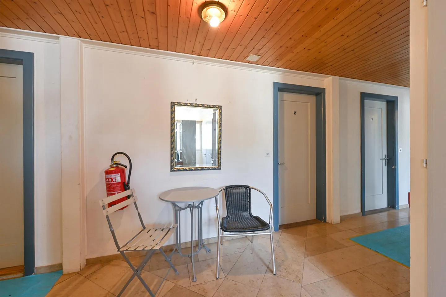 Restaurant with apartments and rooms as well as barn - Photo 10 of 30