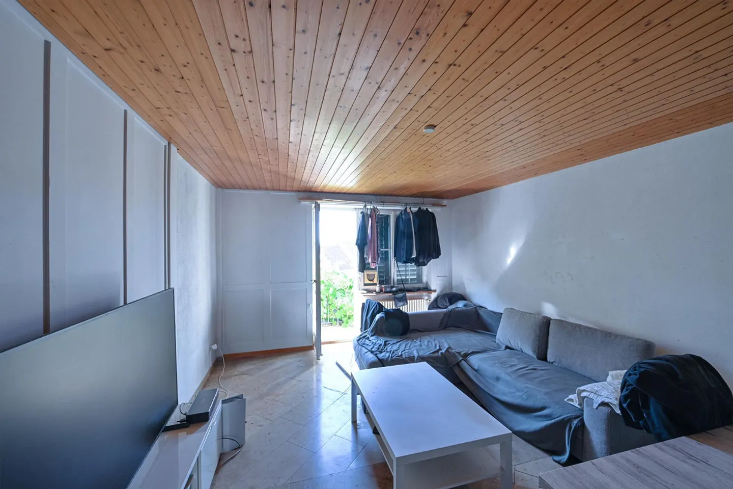 Restaurant with apartments and rooms as well as barn - Photo 16 of 30