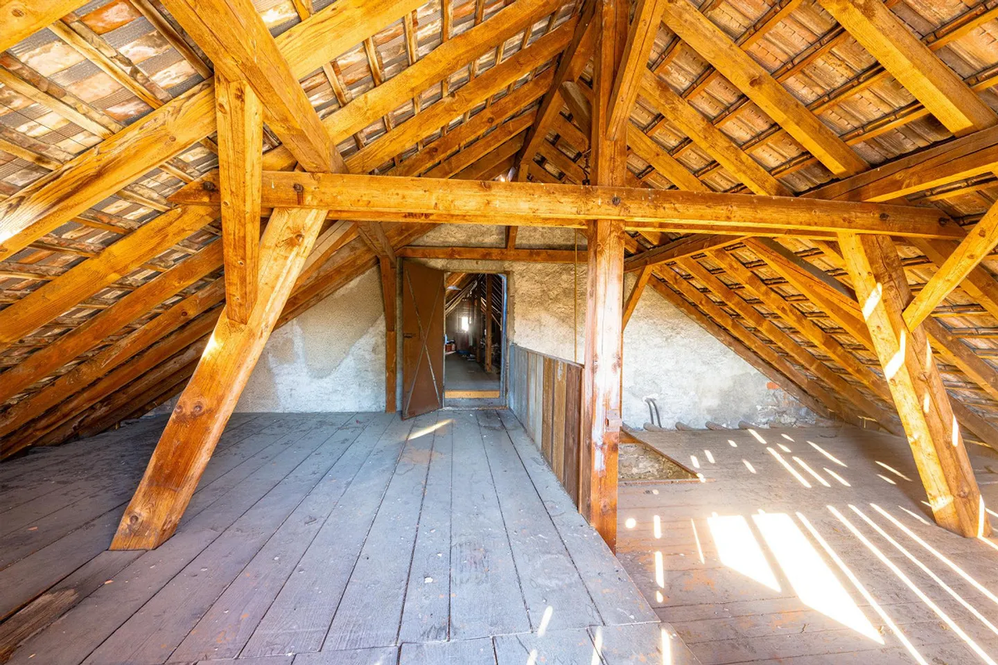 Restaurant with apartments and rooms as well as barn - Photo 21 of 30