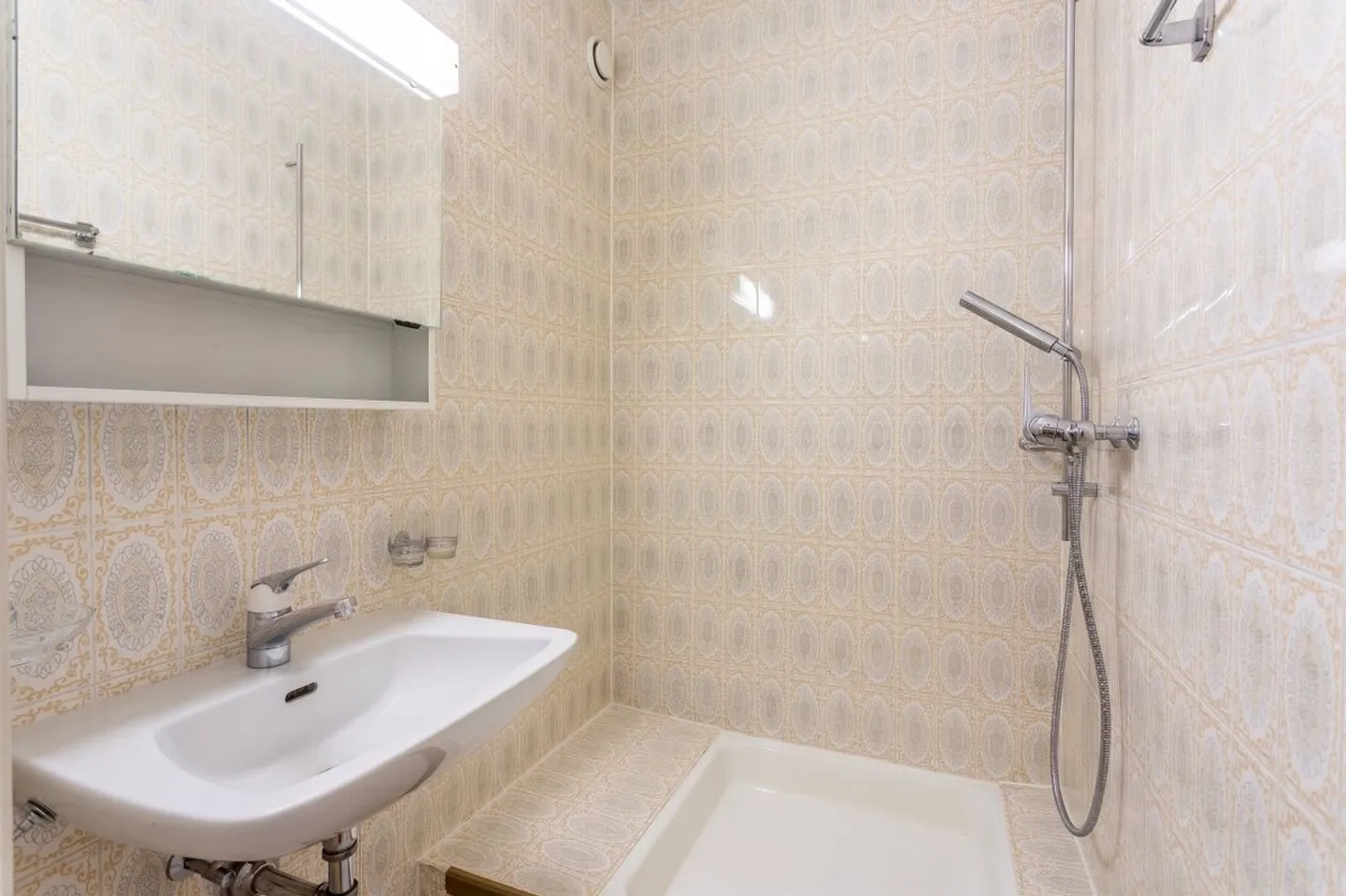 Geräumige Wohnung mit Balkon - Foto 5 von 10