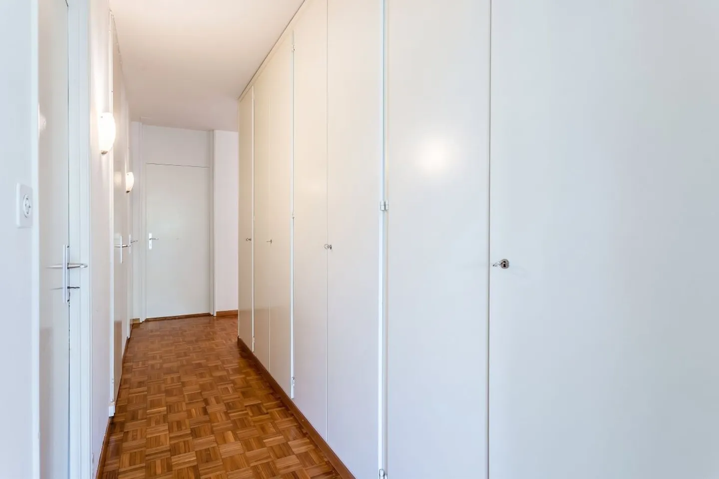 Geräumige Wohnung mit Balkon - Foto 9 von 10