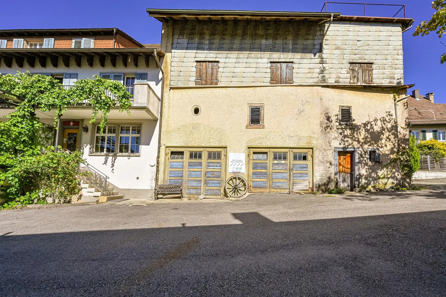 Restaurant with apartments and rooms as well as barn - Photo 29 of 30