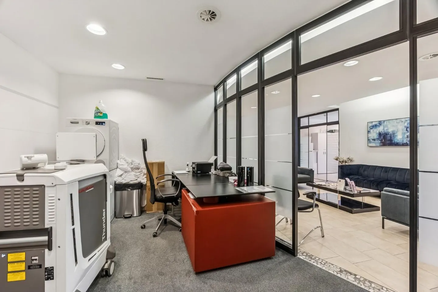 Espace de pratique/bureau dans un emplacement de choix près de la gare d'Oerlikon - Photo 3 sur 9