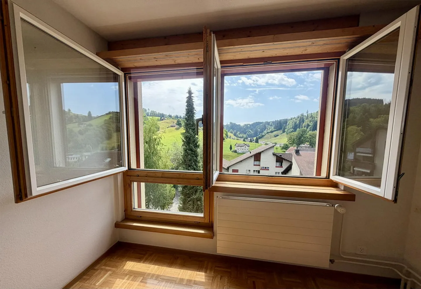 Bright 4.5-room apartment with balcony and great view - Photo 6 of 17