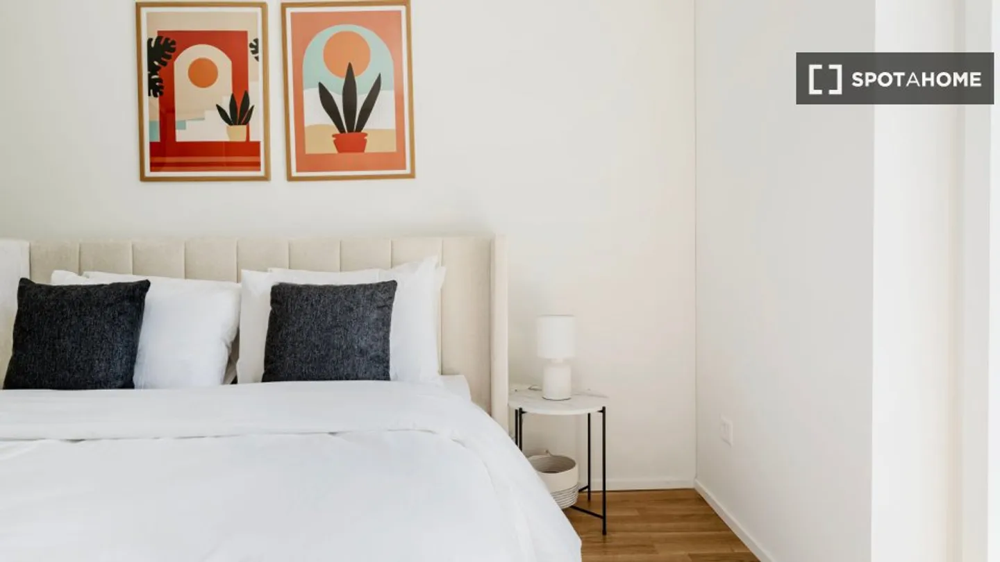 Apartment in Zurich - Photo 17 of 18