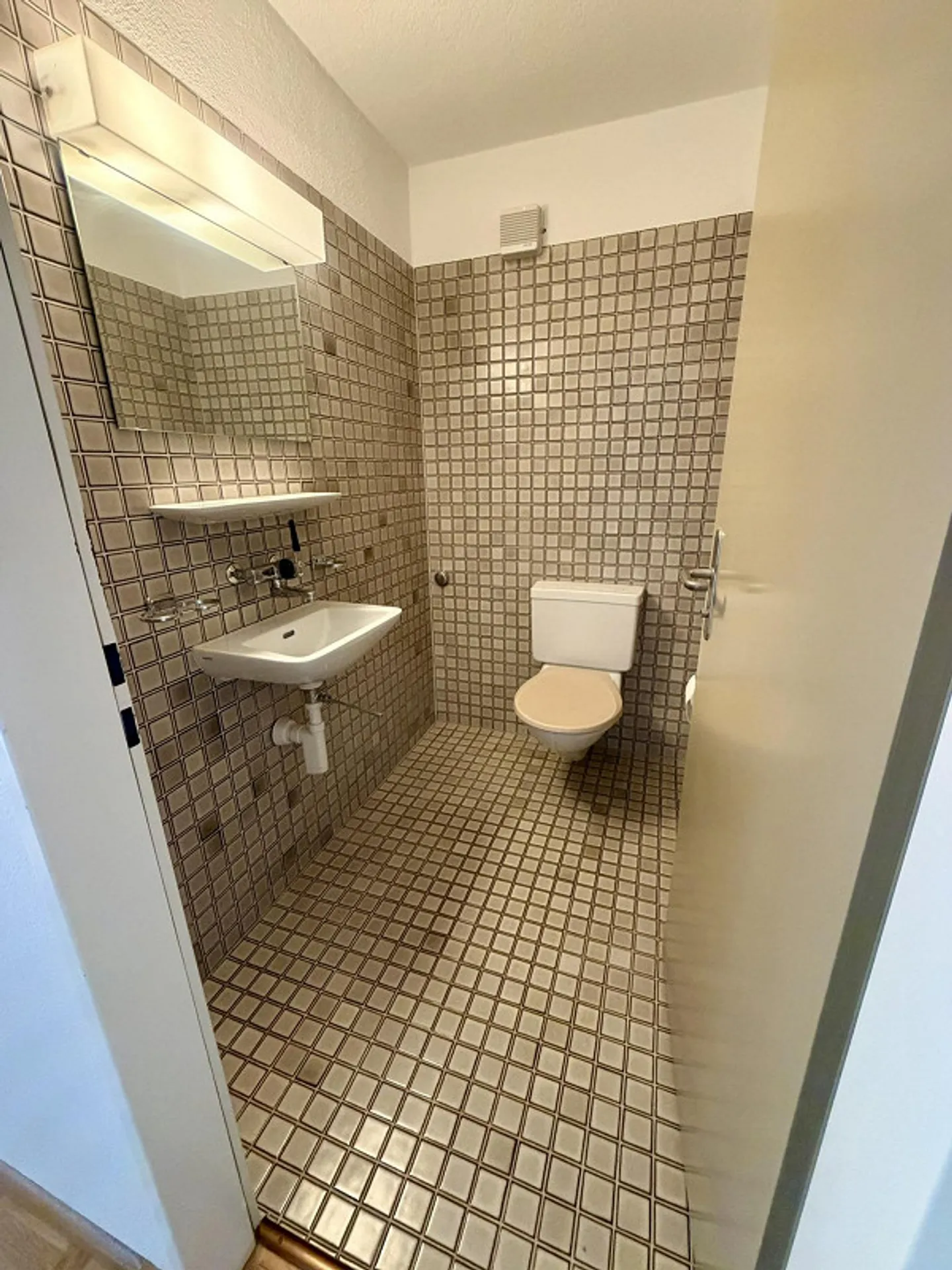 Bright 4.5-room apartment with balcony and great view - Photo 11 of 17