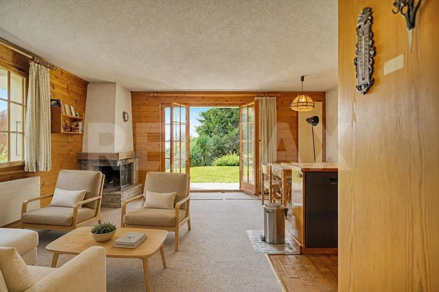 VENTE SUR OFFRES DÈS CHF 400’000.– | À 5 MINUTES À PIED DES PISTES - Photo 1 of 7