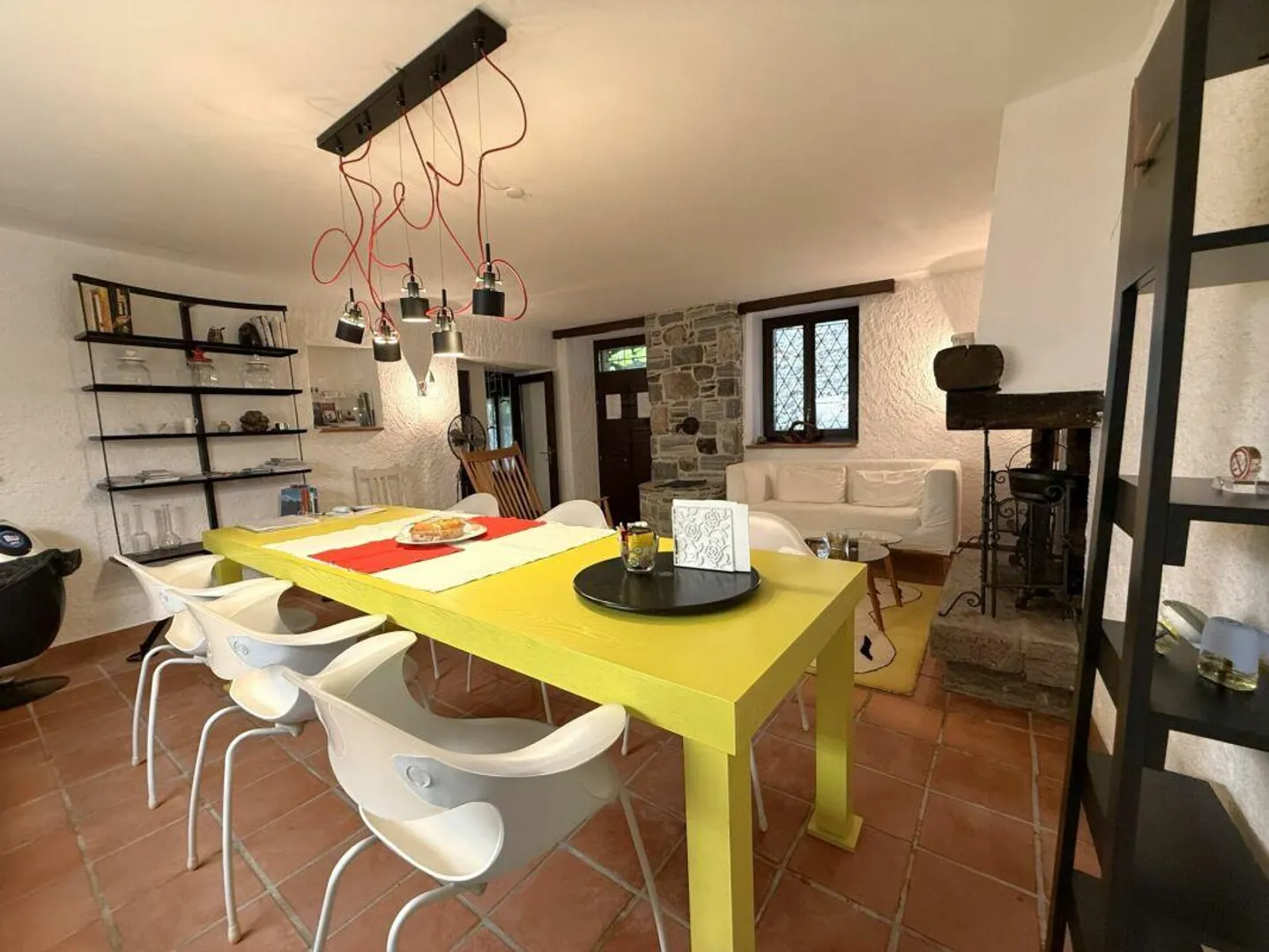 Appartement à louer dans le centre du village - Photo 2 sur 6