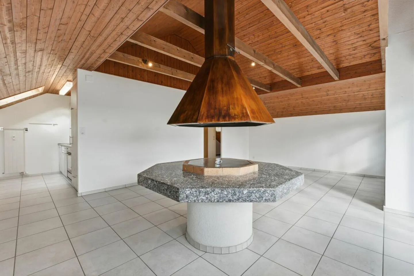 Heimelige 2.5 Z' Dachwohnung mit Garage und Balkon Kopie - Foto 5 von 13