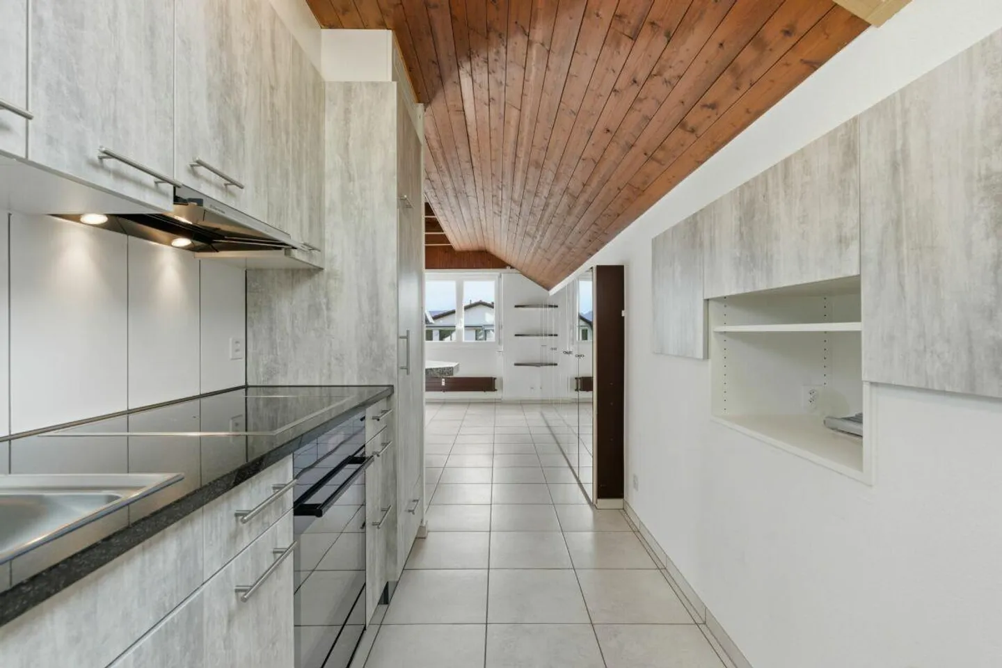 Heimelige 2.5 Z' Dachwohnung mit Garage und Balkon Kopie - Foto 7 von 13