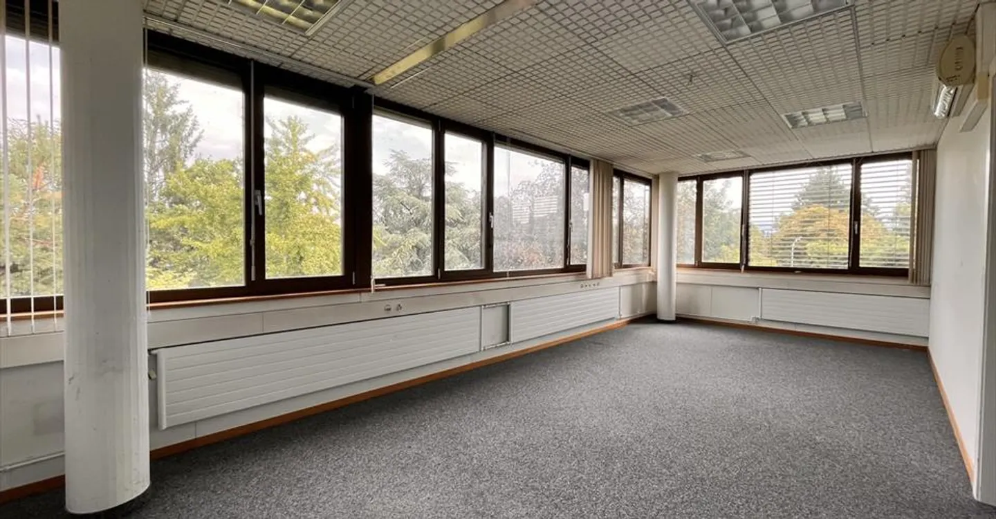 605 m2 Surface - Flexible Lease - Photo 2 of 4