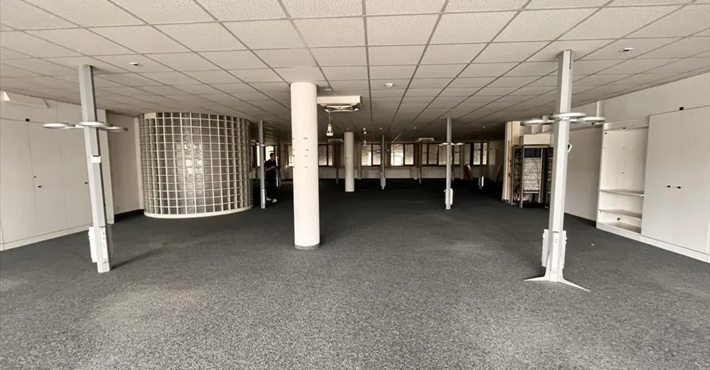 605 m2 Surface - Flexible Lease - Photo 4 of 4