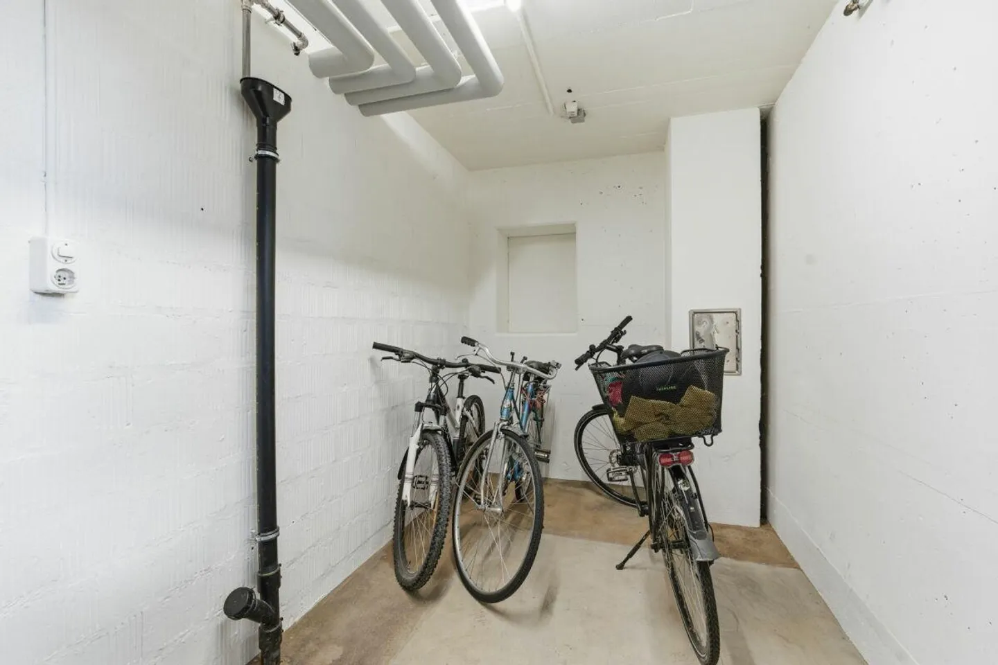 Heimelige 2.5 Z' Dachwohnung mit Garage und Balkon Kopie - Foto 13 von 13