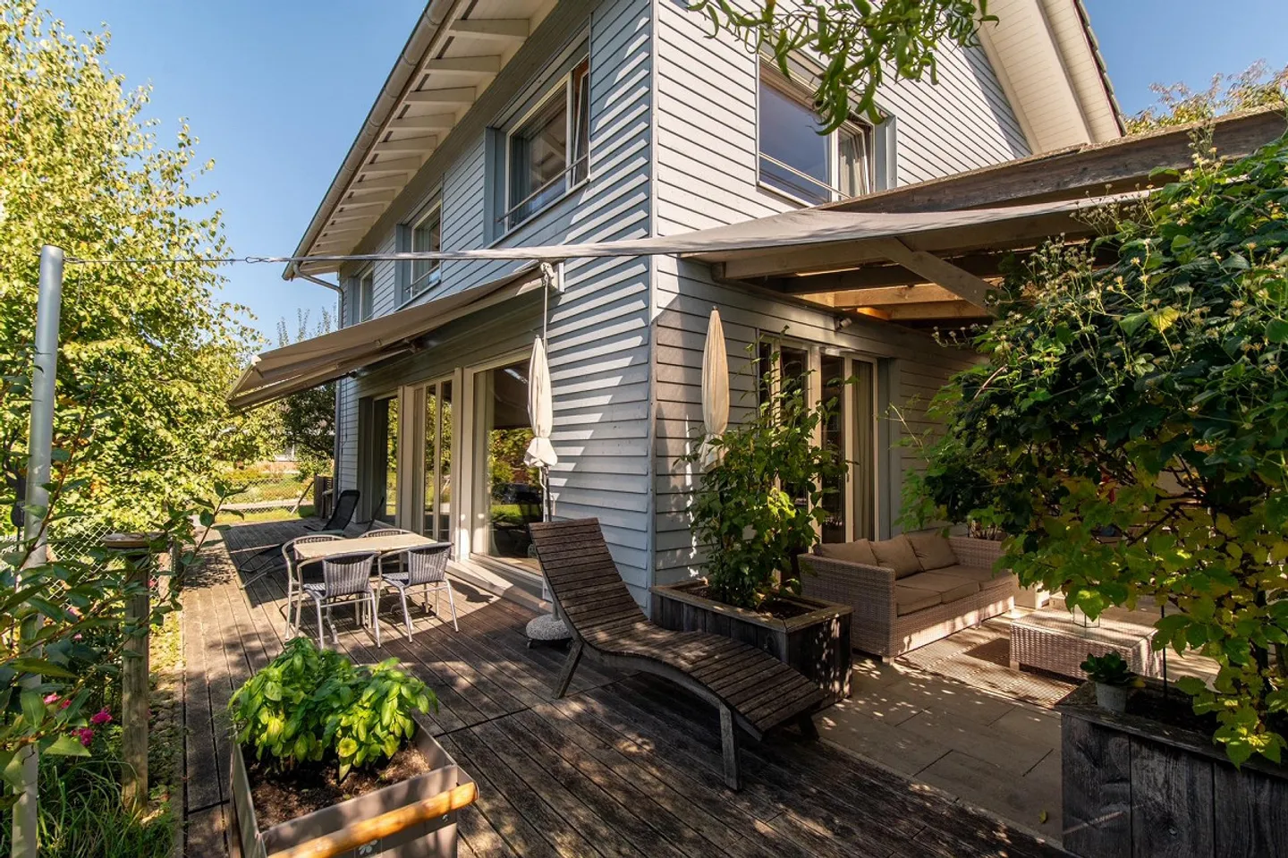 Family idyll - Photo 1 of 22