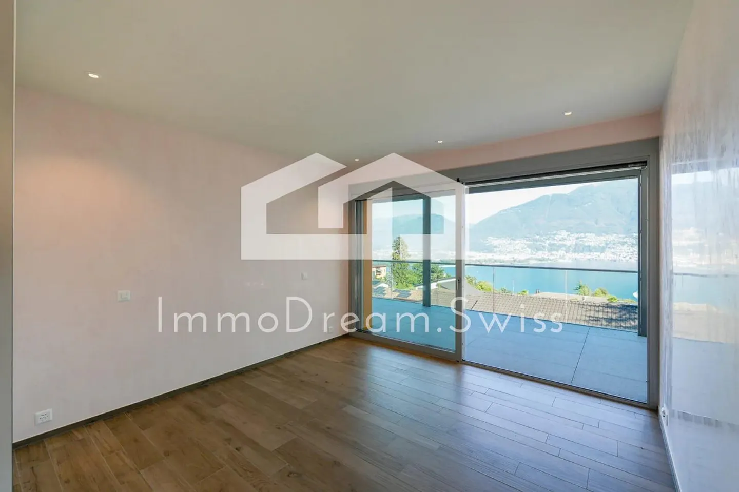 Modern 4 ½ room condominium in the attic with breathtaking ... - Photo 9 of 12