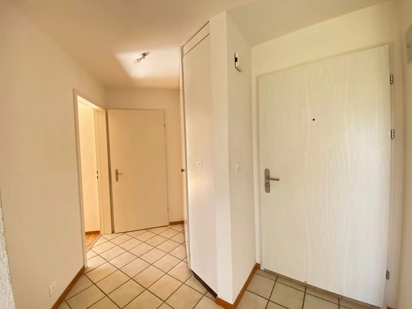Appartamento di 2,5 locali al piano inferiore - Foto 5 di 8
