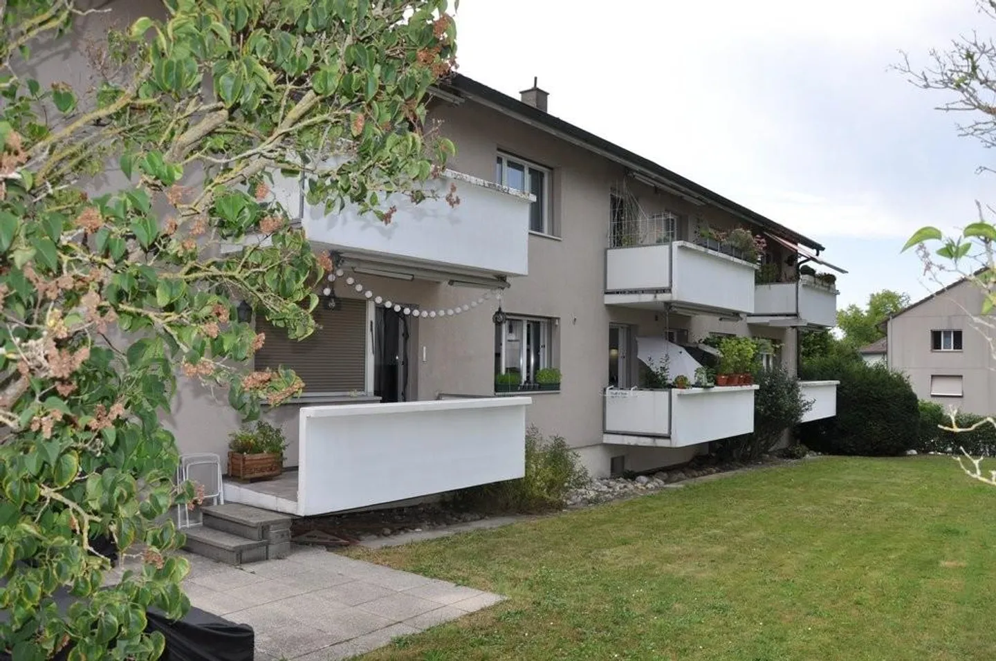 grosszügige 4-Zimmerwohnung in ländlicher Umgebung - Photo 1 of 8