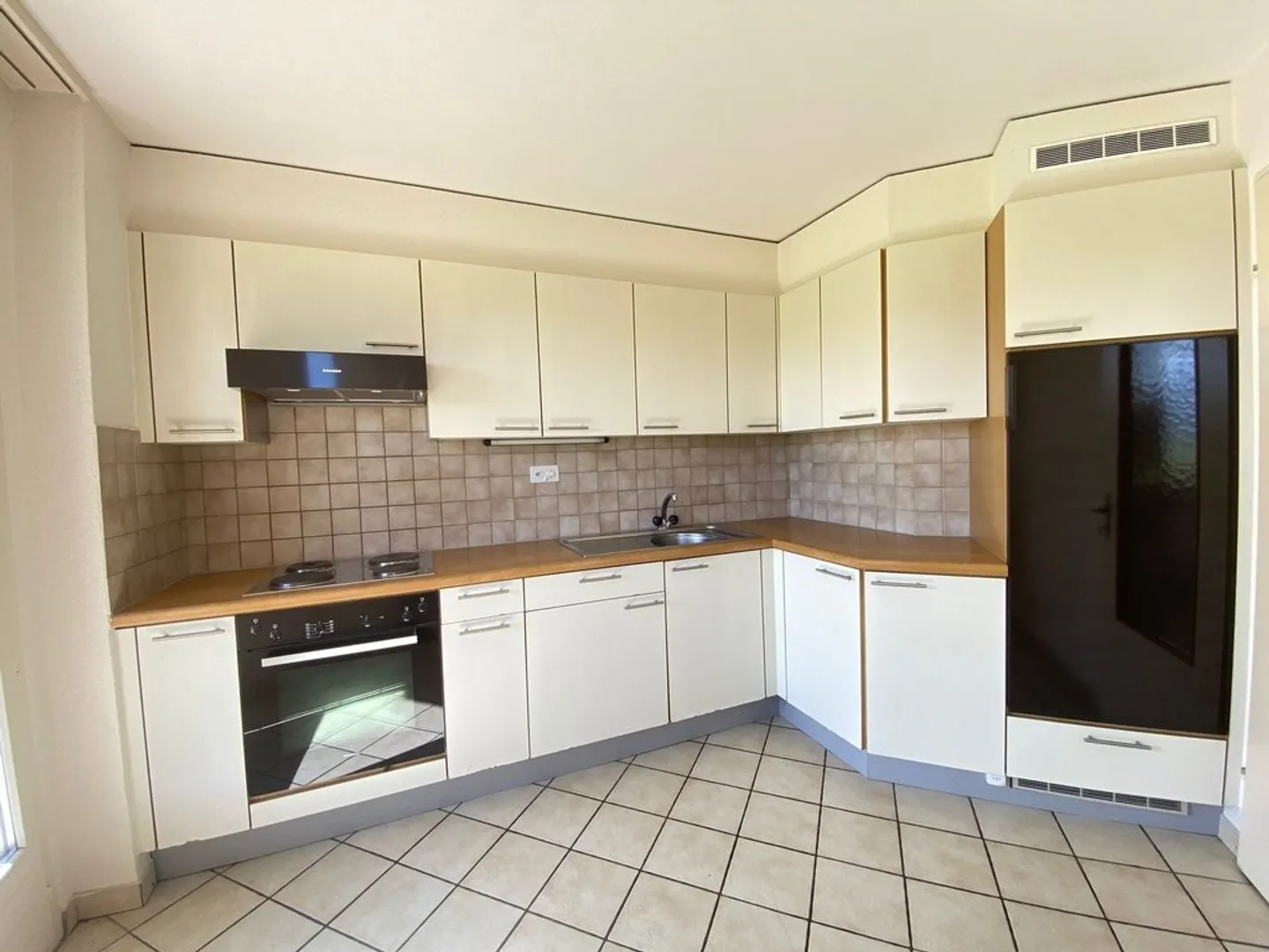 Appartamento di 2,5 locali al piano inferiore - Foto 2 di 8