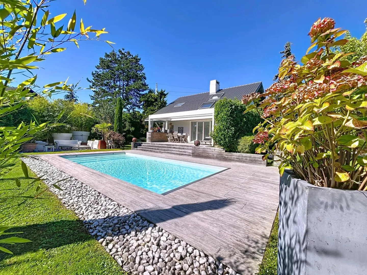 In Esclusiva - Superba villa con piscina - Foto 1 di 12