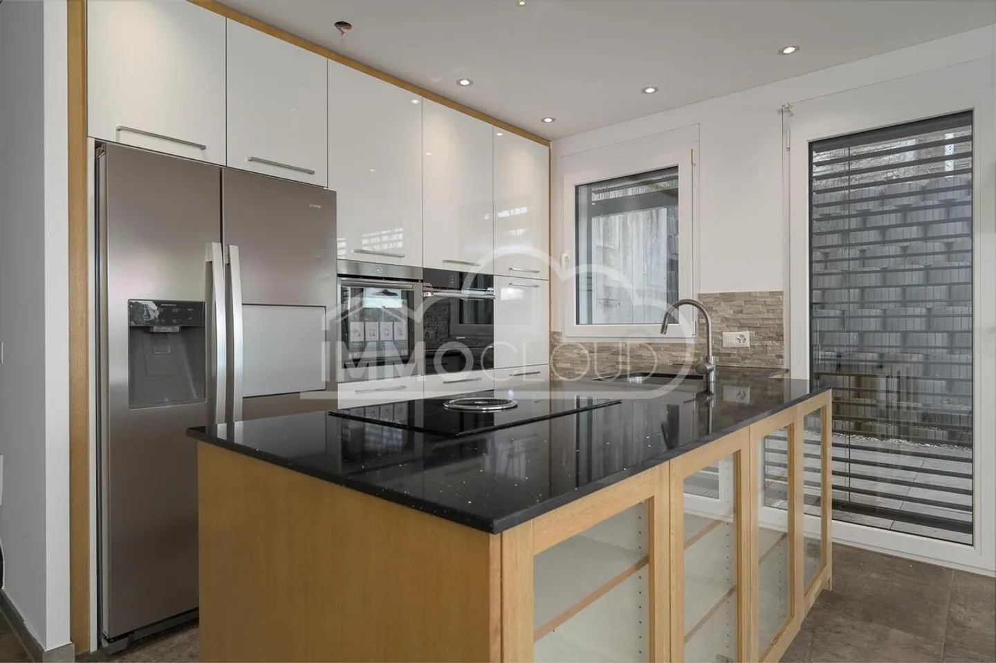 The standing with lake view! OFFERED ON YOUR NOTARY FEES CHF 1,000.-! - Photo 5 of 13