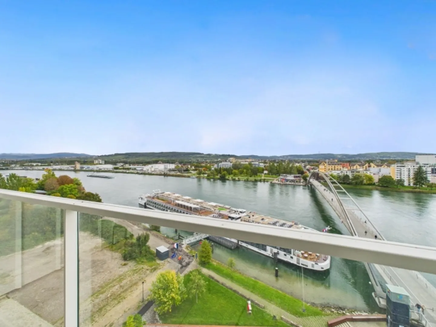 Appartement moderne de 4 pièces au coin des trois pays avec vue sur le Rhin - Idéal pour les expatriés - Photo 1 sur 13