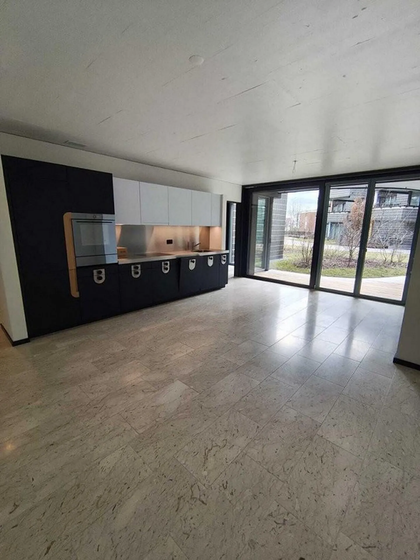 Moderne Wohnung Nähe Flughafen Kloten - Foto 2 von 8