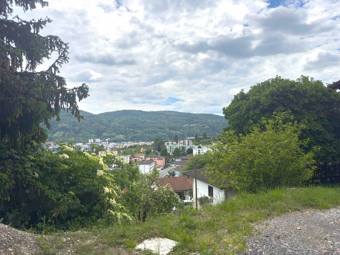 Terrain avec permis pour maison individuelle à Vacallo - Photo 4 sur 6