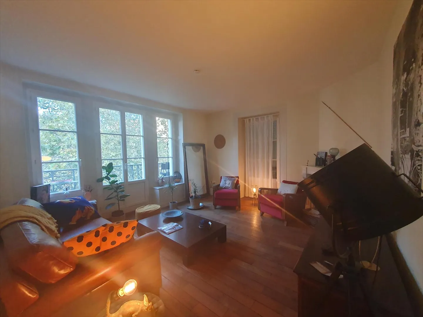 6-room apartment - Photo 2 of 10