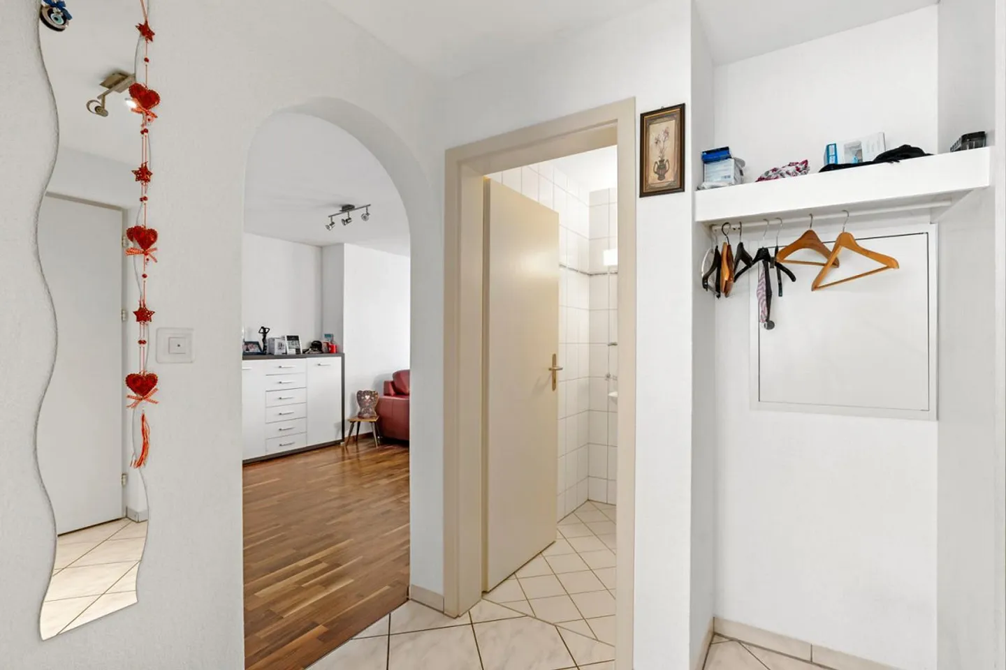 Spacious apartment with fireplace & panoramic view - centrally located in Widnau - Photo 5 of 15