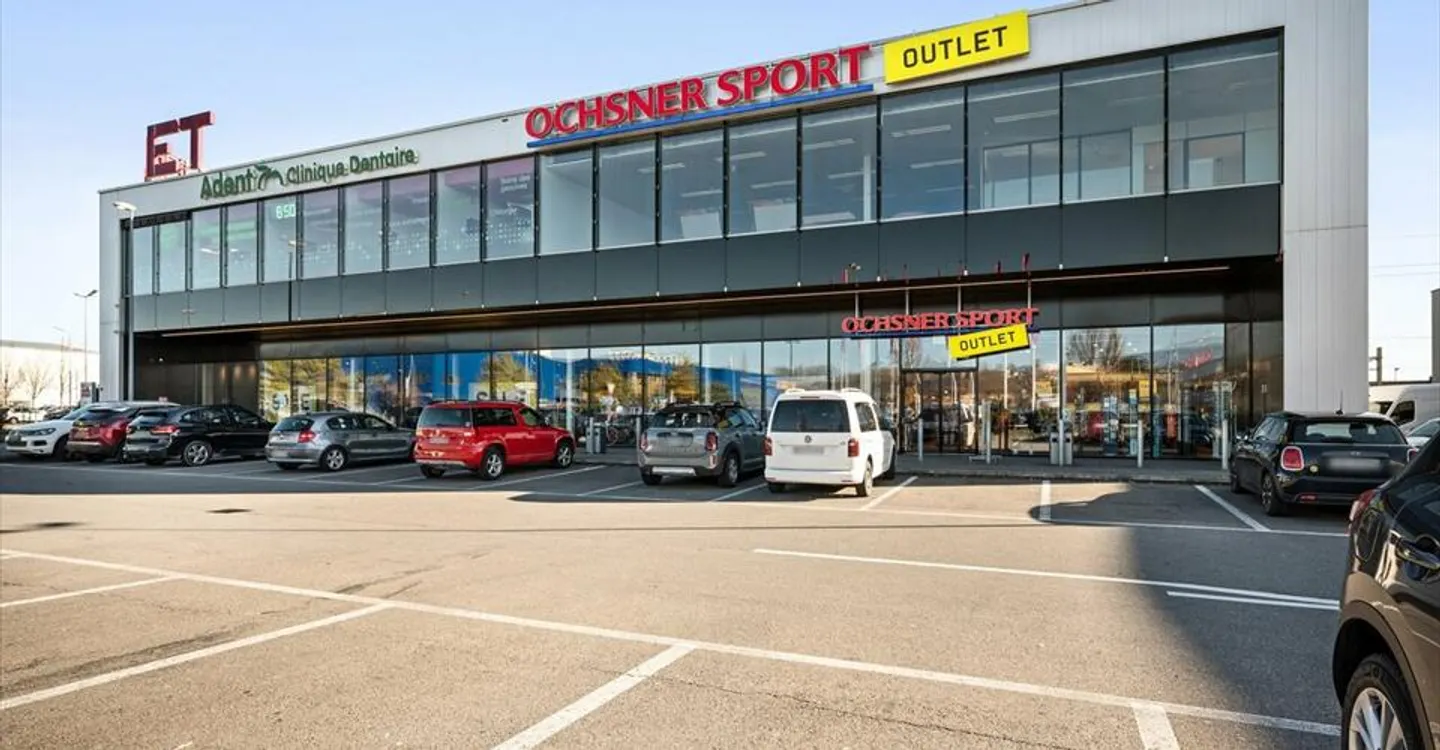 Ufficio di 363m2 nel Centro Outlet Allaman / IKEA - Foto 1 di 3