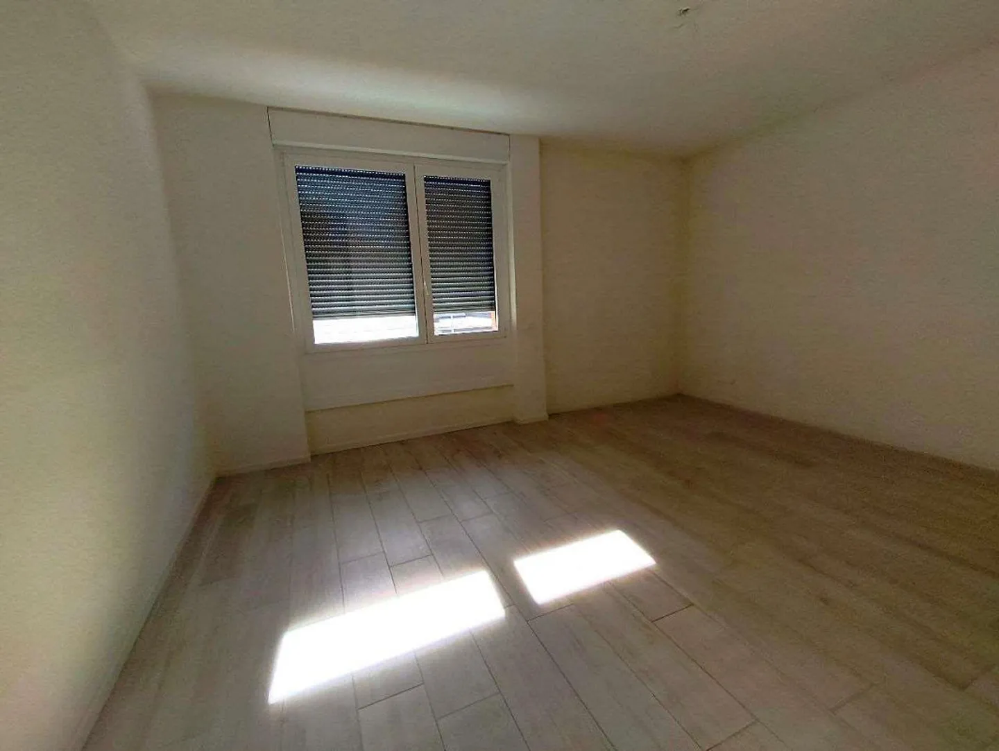 Lugano Cassarate - Splendide 4.5 Pièces (Quatre-pièces) dans un Quartier Résidentiel - Photo 6 sur 8