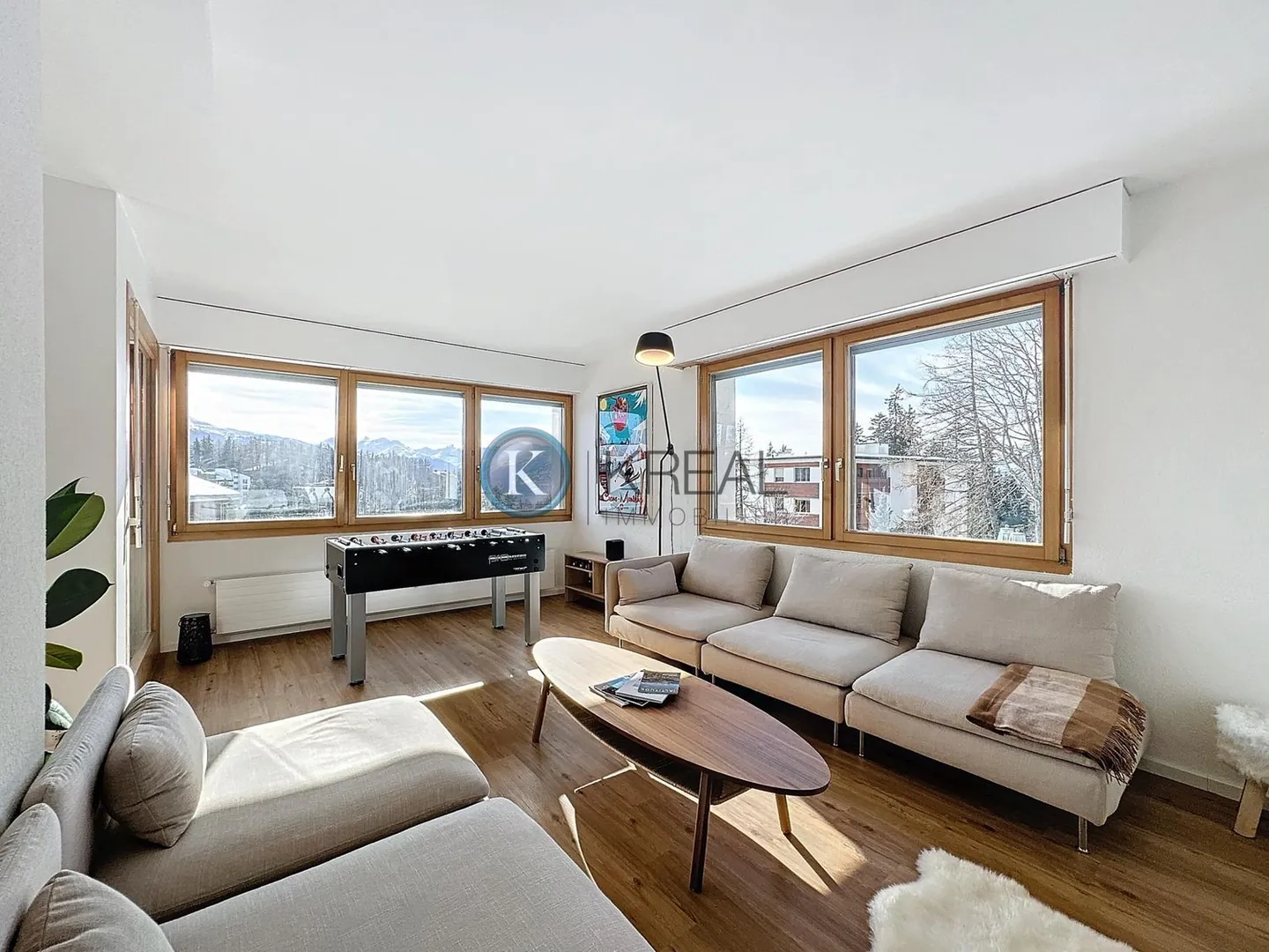 Stunning 3.5 Room Apartment with Breathtaking Views of the Alps - Photo 3 of 11