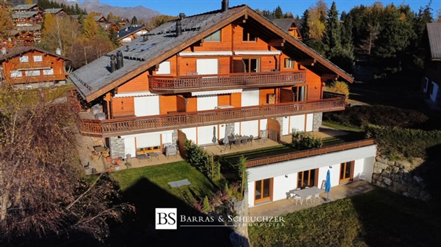 Appartamento 3,5 locali completamente ristrutturato, posto auto in garage sotterraneo - Foto 2 di 11