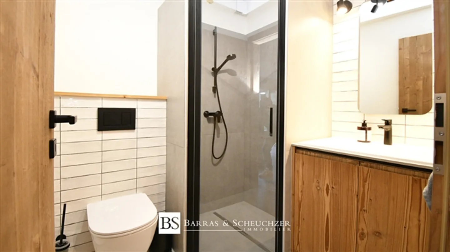 Appartamento 3,5 locali completamente ristrutturato, posto auto in garage sotterraneo - Foto 5 di 11