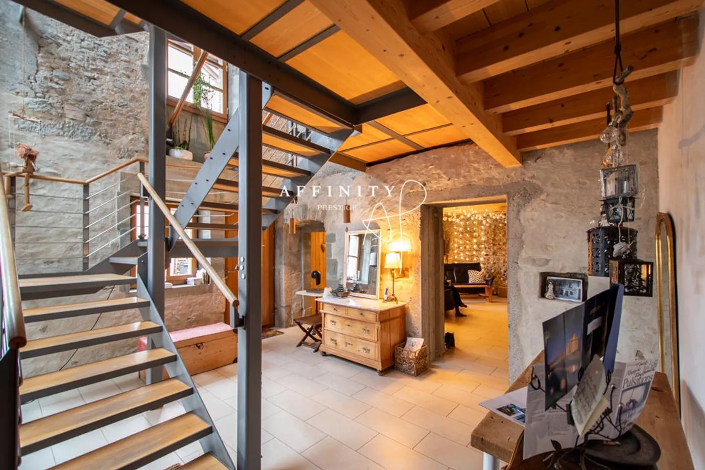 10-room House - Photo 4 of 12