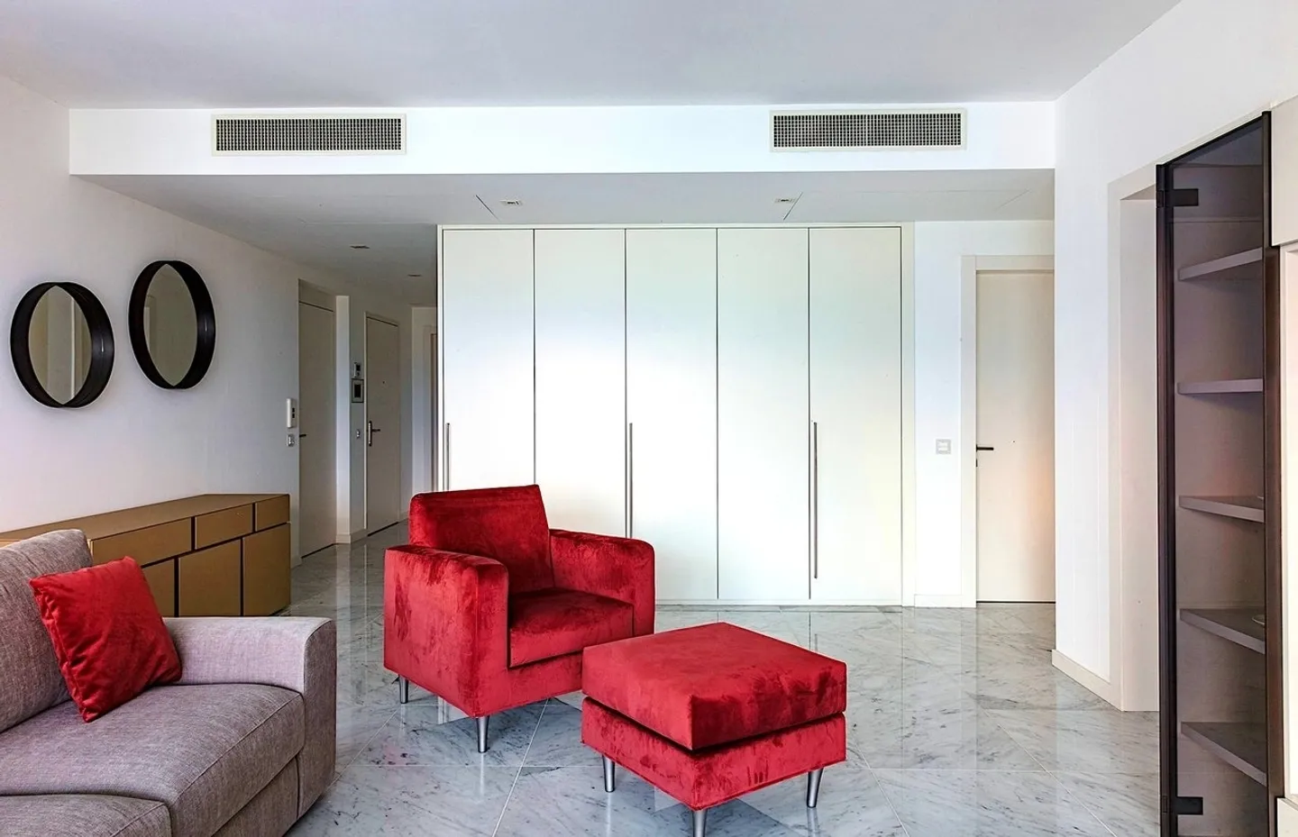 Luxurious 4.5-Room Penthouse with Pool in Paradiso - Photo 3 of 10