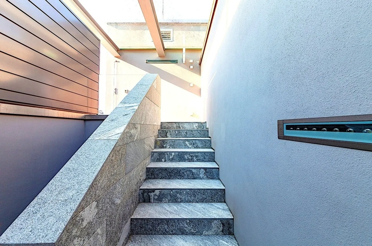 Luxurious 4.5-Room Penthouse with Pool in Paradiso - Photo 8 of 10