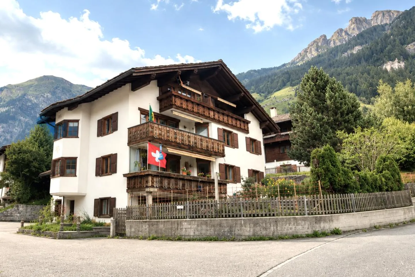 A Piece of Vals for Yourself - Photo 3 of 11