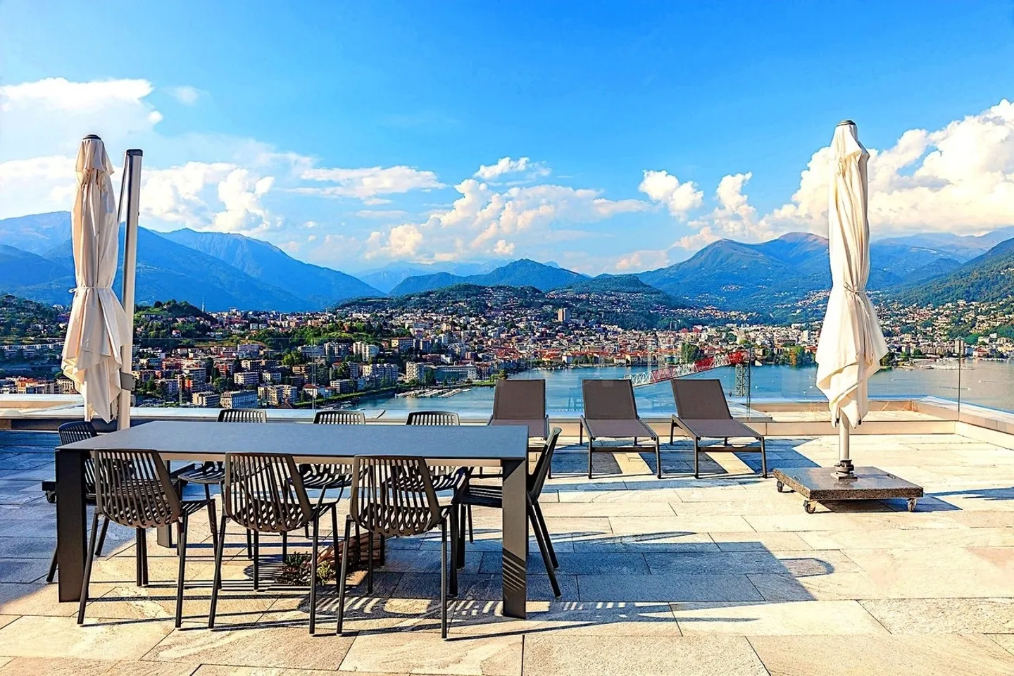 Luxurious 4.5-Room Penthouse with Pool in Paradiso - Photo 9 of 10