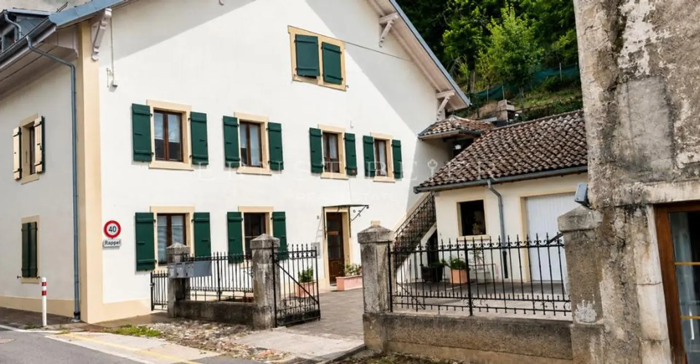 Ertragsgebäude in Romainmôtier mit gutem Mietrendite - Foto 1 von 2