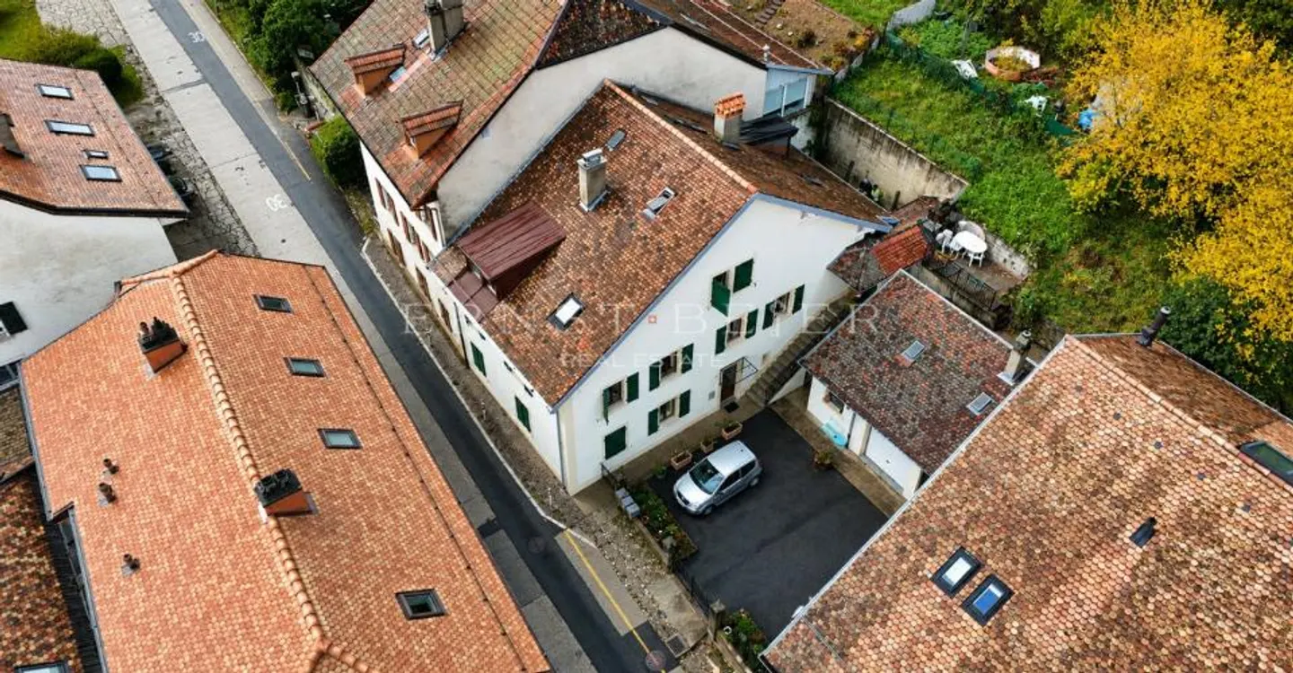 Ertragsgebäude in Romainmôtier mit gutem Mietrendite - Foto 2 von 2