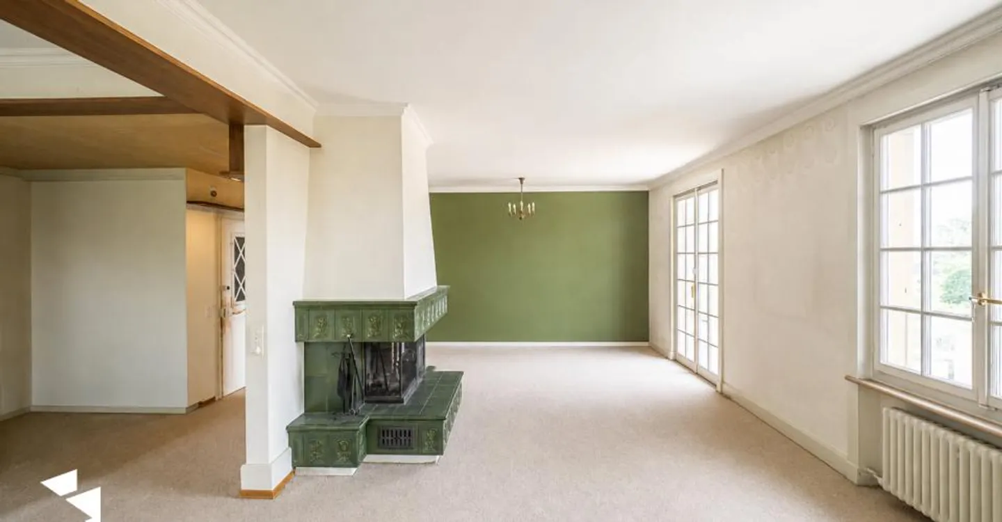 Spacious 7.5-Room Villa with Panoramic View - Photo 4 of 13