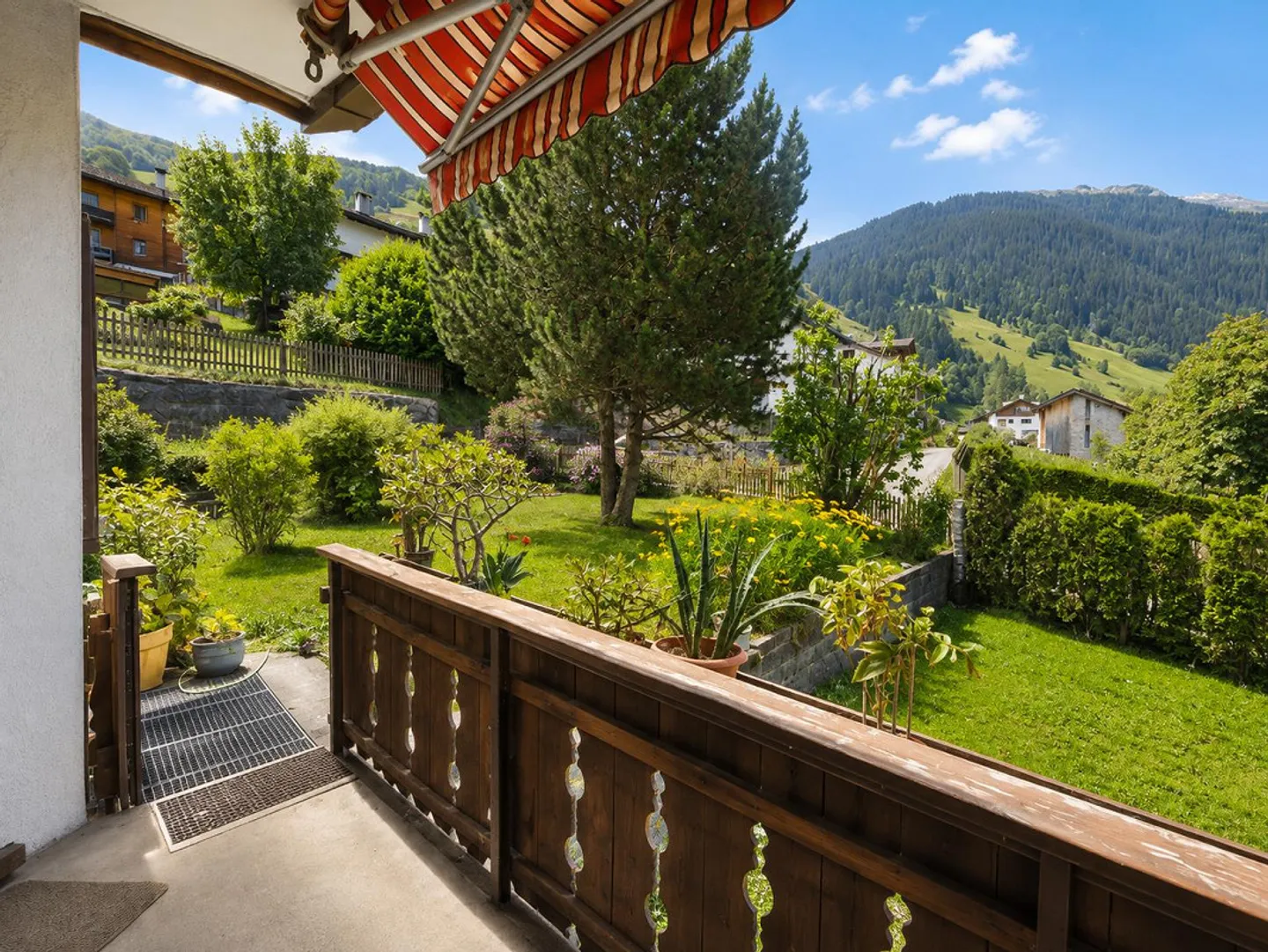 A Piece of Vals for Yourself - Photo 7 of 11