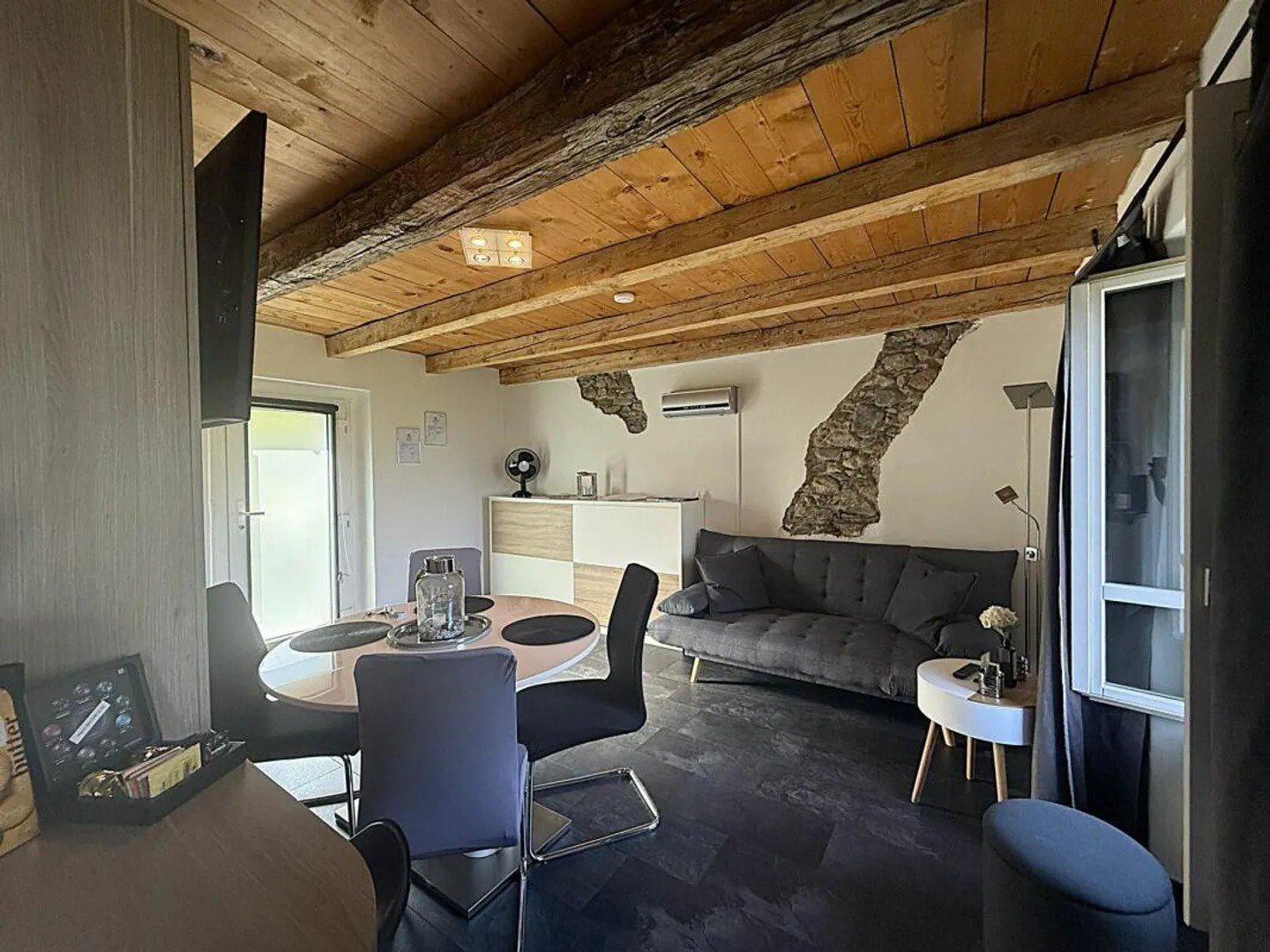 Appartement à louer au dernier étage - Photo 5 sur 9