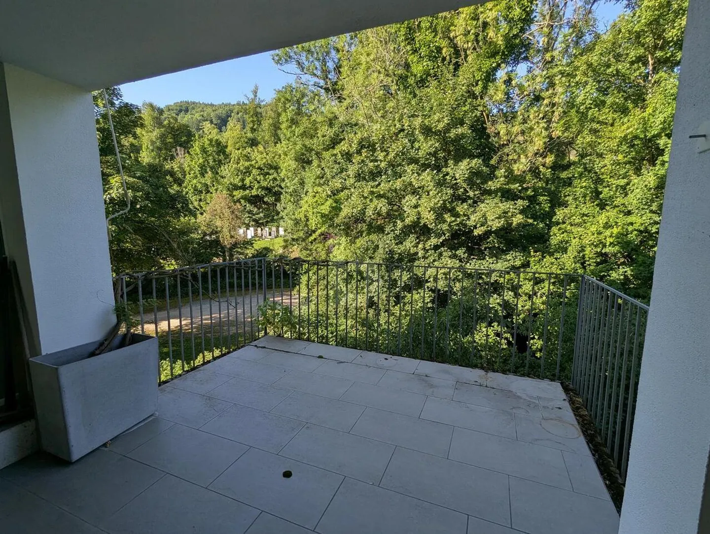 MODERNE ARCHITEKTUR IM GRÜNEN - Foto 5 von 6