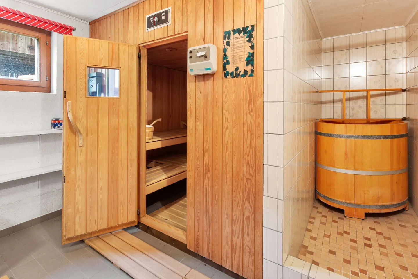 NATURAL & QUIET! - Photo 7 of 11