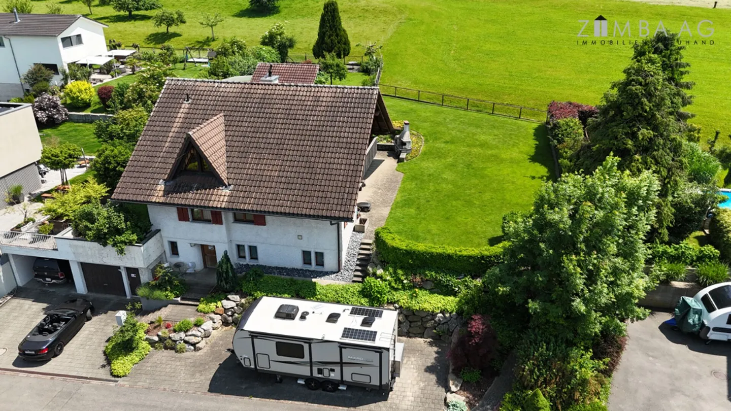 Idéal pour la vie multi-générationnelle ou le télétravail : Vivre au calme au bout d'une impasse et pourtant à quelques minutes de la gare, des commerces et de la vieille ville - Photo 5 sur 19